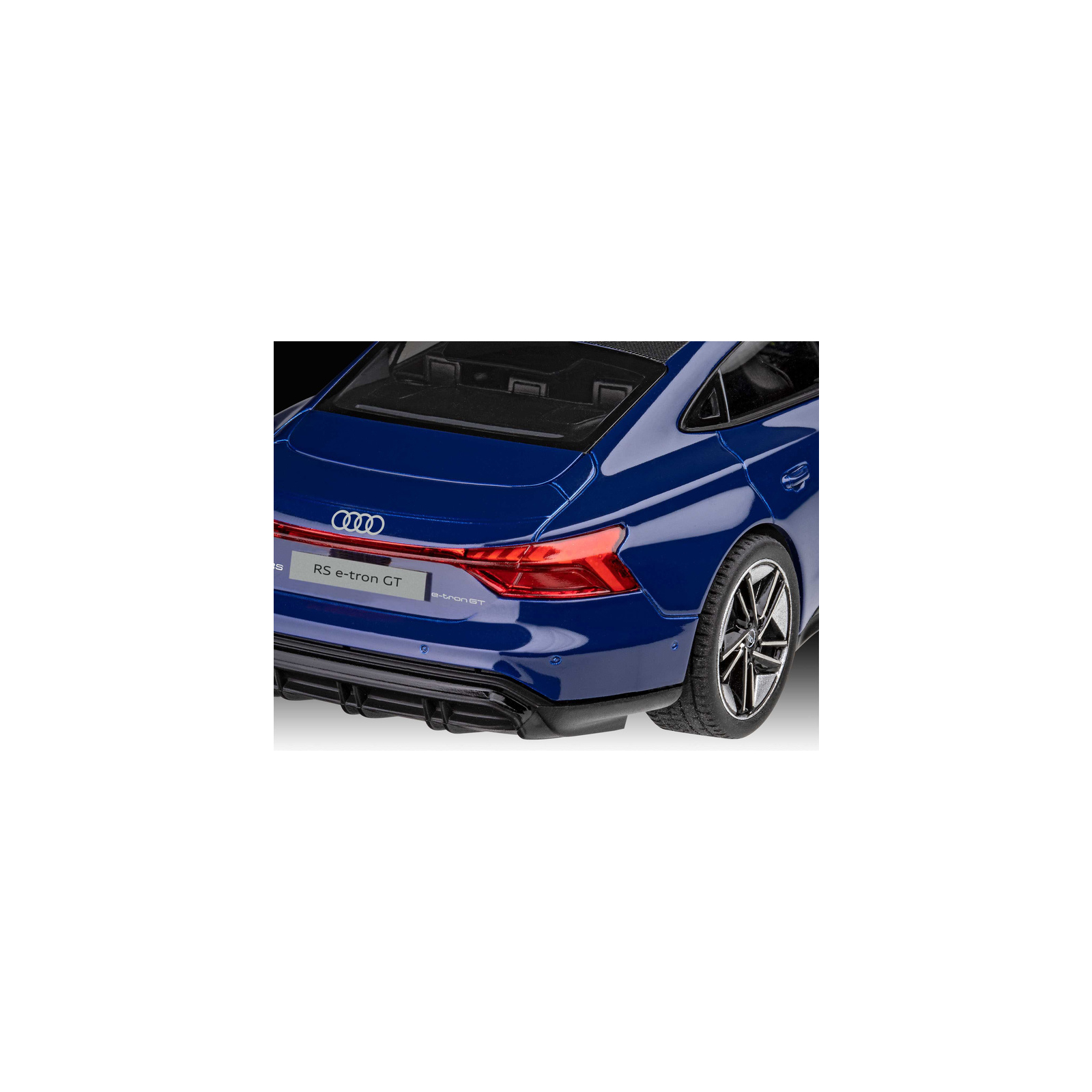 Сборная модель Revell Audi e-tron GT уровень 2, 1:24 (RVL-67698) изображение 5