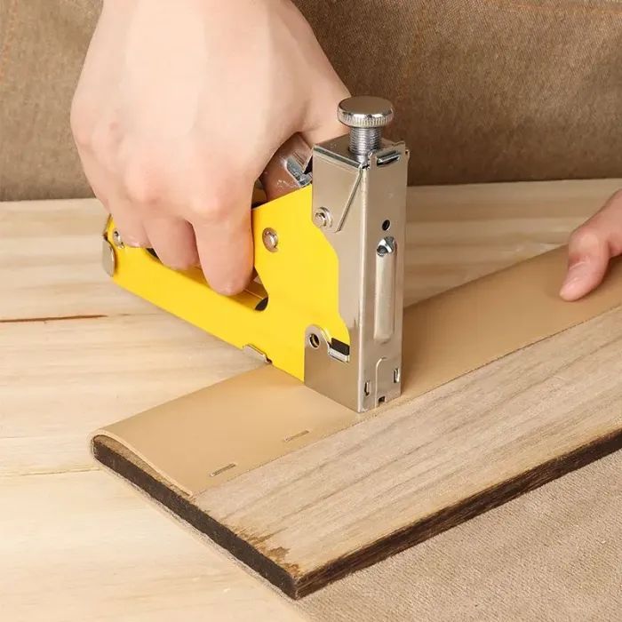 Скобы для строительного степлера Deli D-тип, 12 мм, 1000шт (EDL238014-1) изображение 4