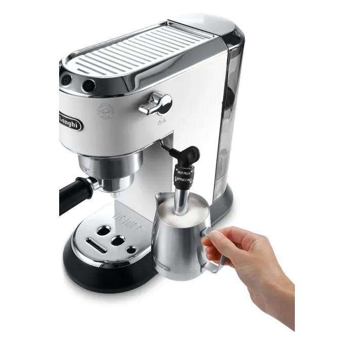Рожковая кофеварка эспрессо DeLonghi EC685W изображение 12
