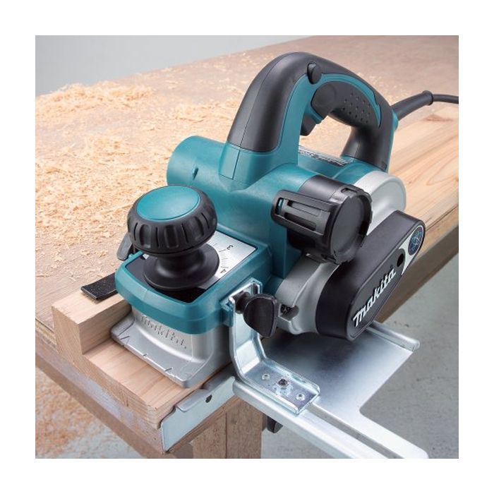 Електрорубанок Makita KP0810, 850Вт (KP0810) зображення 2 Електрорубанок Makita KP0810, 850Вт (KP0810) зображення 2