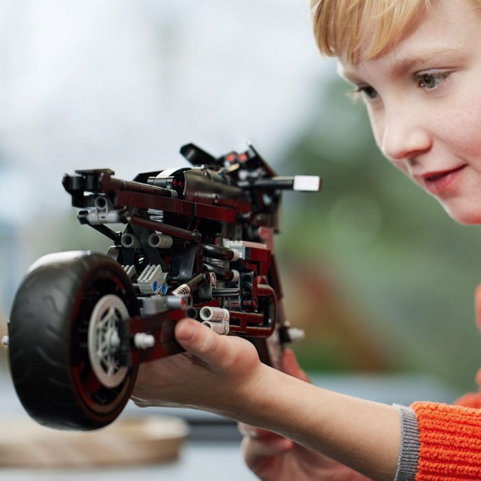 Конструктор LEGO Technic Бетмен: Бетцикл 641 деталь (42155) зображення 5