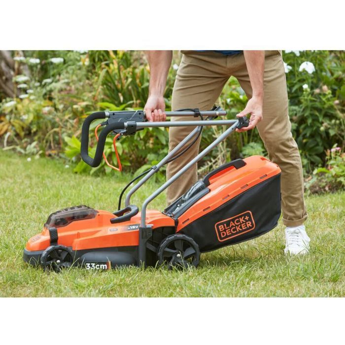 Газонокосилка Black&Decker BCMW3318 18V, 2x2.5Ah, ширина кошения 32 см (BCMW3318L2) изображение 7