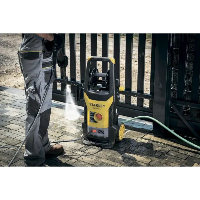 Мийка високого тиску Stanley 2.2 кВт, 160 бар, шланг 8 м (SXPW22DSS-E) зображення 3