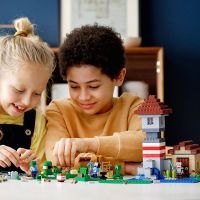 Конструктор LEGO Minecraft Верстак 3.0 564 детали (21161) изображение 3