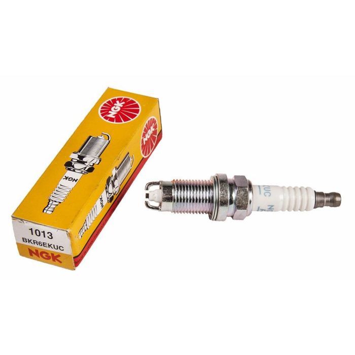 Свеча зажигания NGK 1013 BKR6EKUC изображение 2