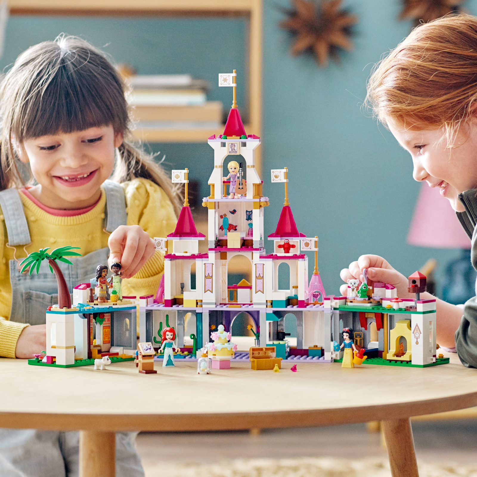 Конструктор LEGO Disney Princess Замок невероятных приключений 698 деталей (43205) изображение 3