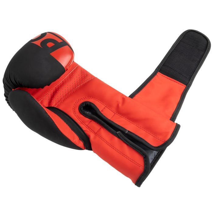 Боксерські рукавички PowerPlay 3086 Matt Challenger Чорно-Червоні 14 унцій (PP_3086_14oz_Bl/Red) зображення 6