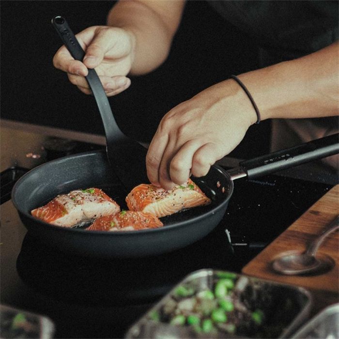 Сковорода Fiskars Hard Face 28 см (1075520) изображение 7