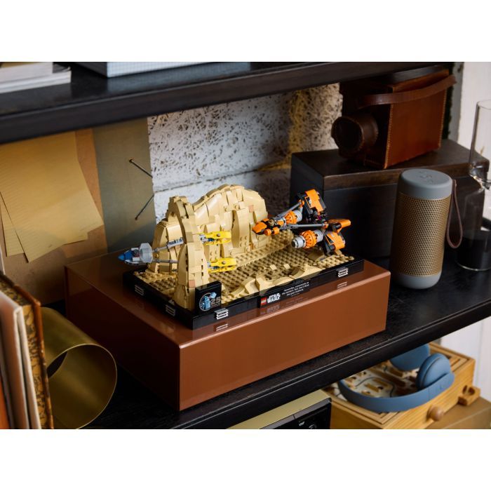 Конструктор LEGO Star Wars Діорама Mos Espa Podrace 718 деталей (75380) зображення 9