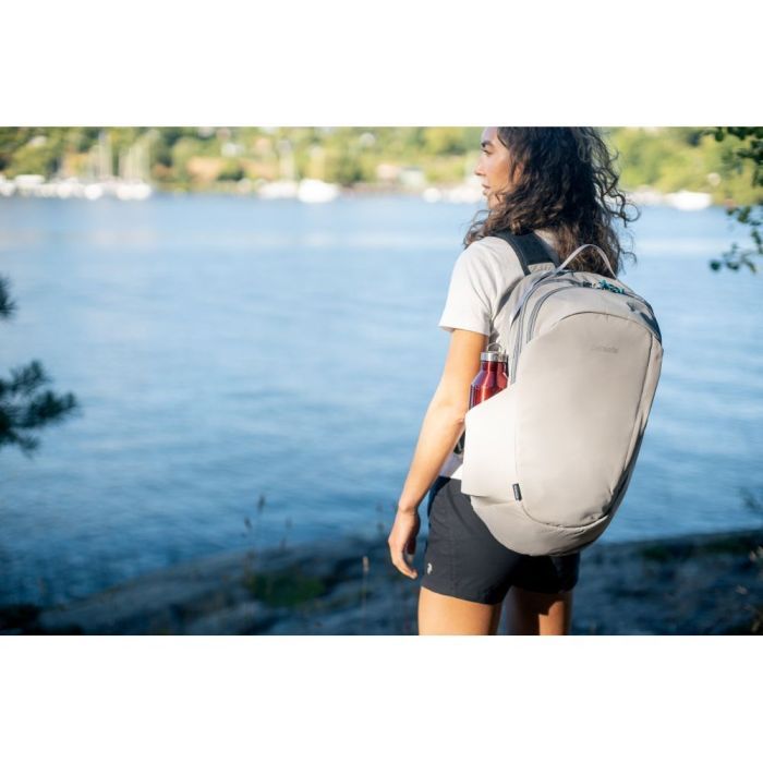 Рюкзак туристический Pacsafe Eco 25L сірий (41101145) изображение 10