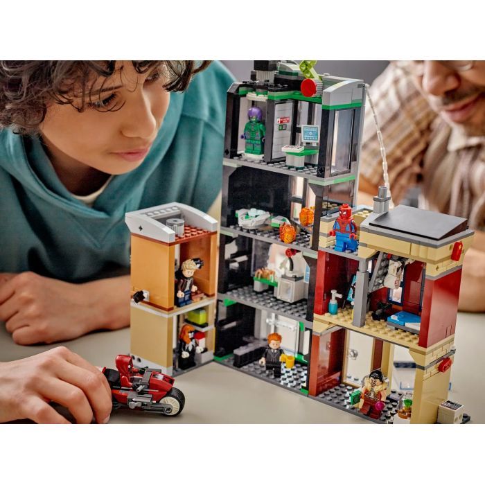 Конструктор LEGO Super Heroes Человек-паук против Оскорпа (76324) изображение 10