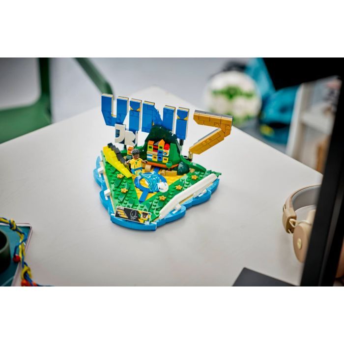 Конструктор LEGO Editions Football Винисиус Жуниор — лучшие моменты футбольных матчей (43027) изображение 11