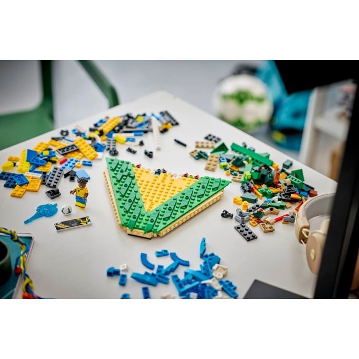 Конструктор LEGO Editions Football Винисиус Жуниор — лучшие моменты футбольных матчей (43027) изображение 8