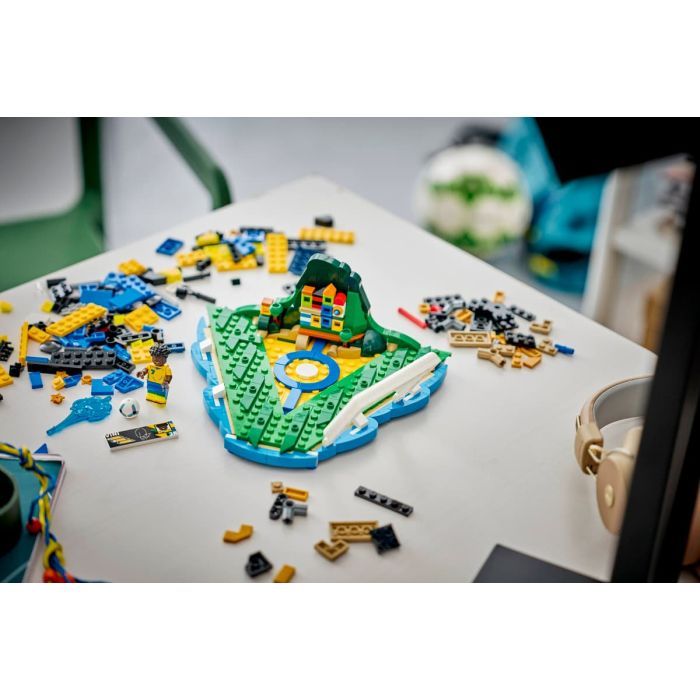 Конструктор LEGO Editions Football Винисиус Жуниор — лучшие моменты футбольных матчей (43027) изображение 9
