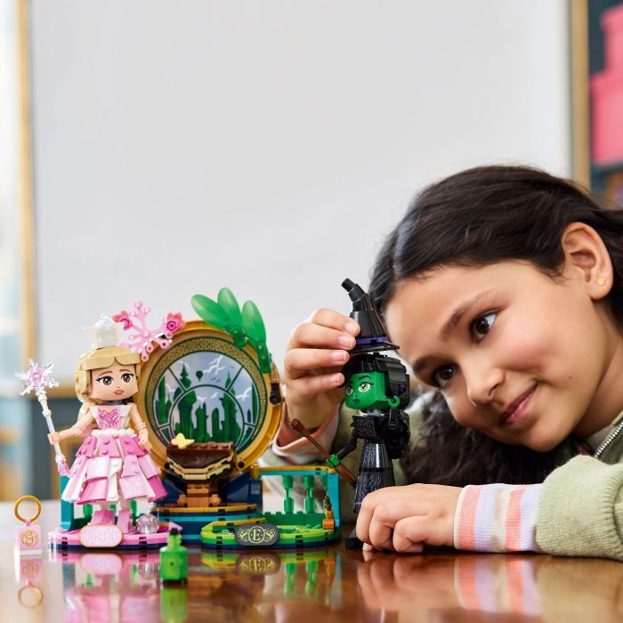 Конструктор LEGO Wicked Фигурки Эльфабы и Глинды 558 деталей (75682) изображение 7