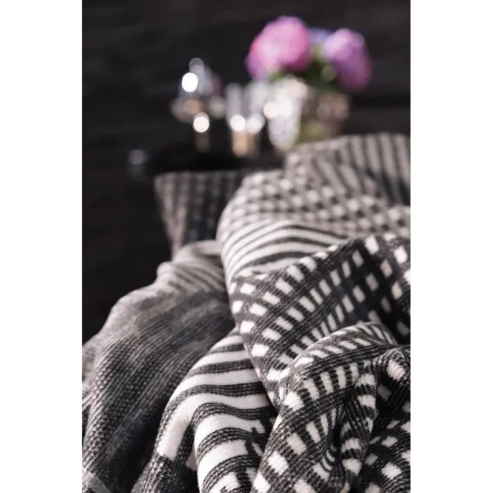 Плед Biederlack Wohndecke Kaleidoscope 150х200 (811820) изображение 2 Плед Biederlack Wohndecke Kaleidoscope 150х200 (811820) изображение 2