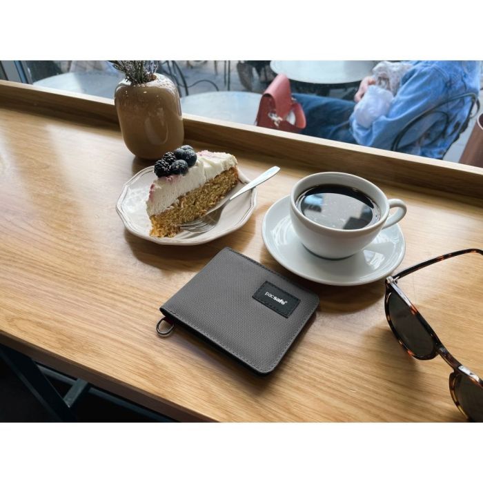 Кошелек Pacsafe RFIDsafe bifold wallet Темно-синий (11000651) изображение 5