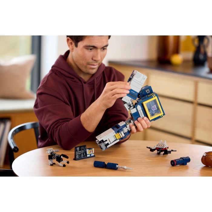 Конструктор LEGO Icons Transformers: Саундвейв (10358) изображение 11 Конструктор LEGO Icons Transformers: Саундвейв (10358) изображение 11