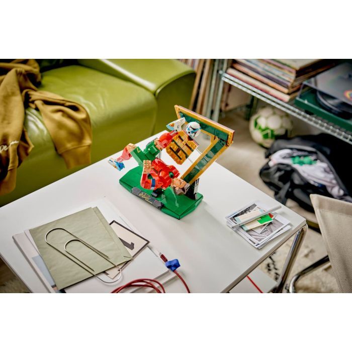 Конструктор LEGO Editions Football Криштиану Роналду — легенда футбола (43016) изображение 10