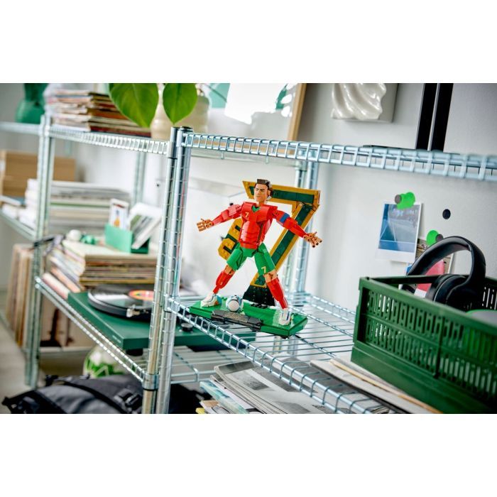 Конструктор LEGO Editions Football Криштиану Роналду — легенда футбола (43016) изображение 9