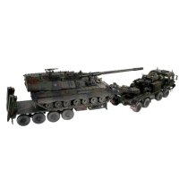 Збірна модель Revell Транспортер + гаубица + бронемашина SLT503 (3204) зображення 2