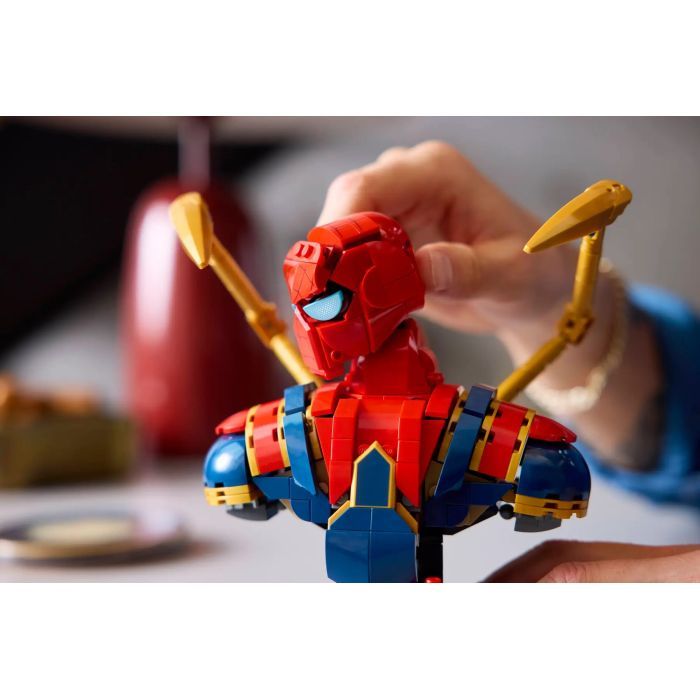 Конструктор LEGO Super Heroes Погруддя Залізної Людини-Павука (76326) зображення 5