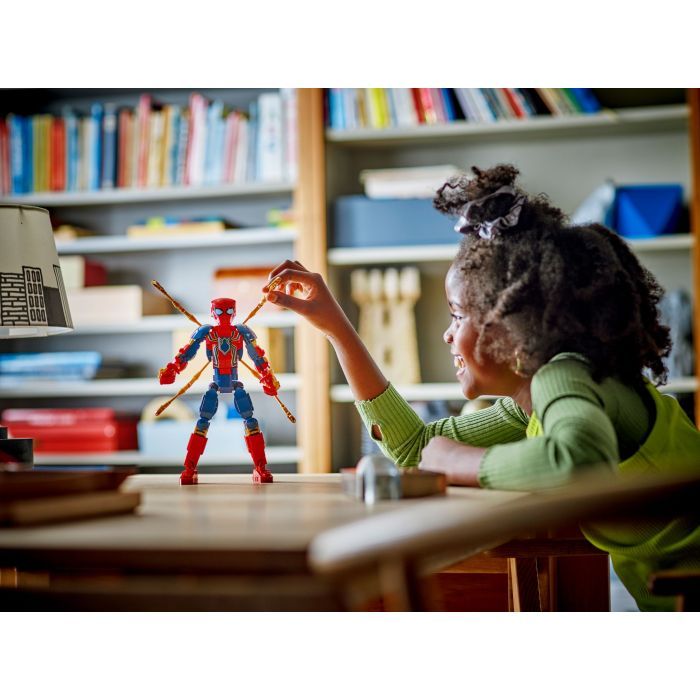 Конструктор LEGO Marvel Фигурка Железного Человека-Паука для сборки 303 детали (76298) изображение 7