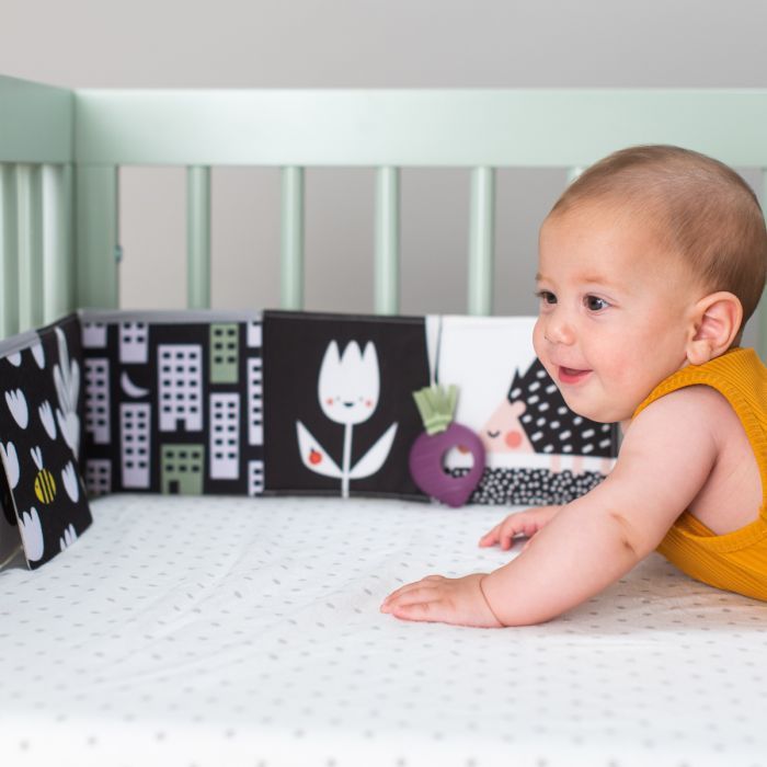 Розвиваюча іграшка Taf Toys книжка-розкладушка колеції Садочок у місті – Зайчики (13065) зображення 5