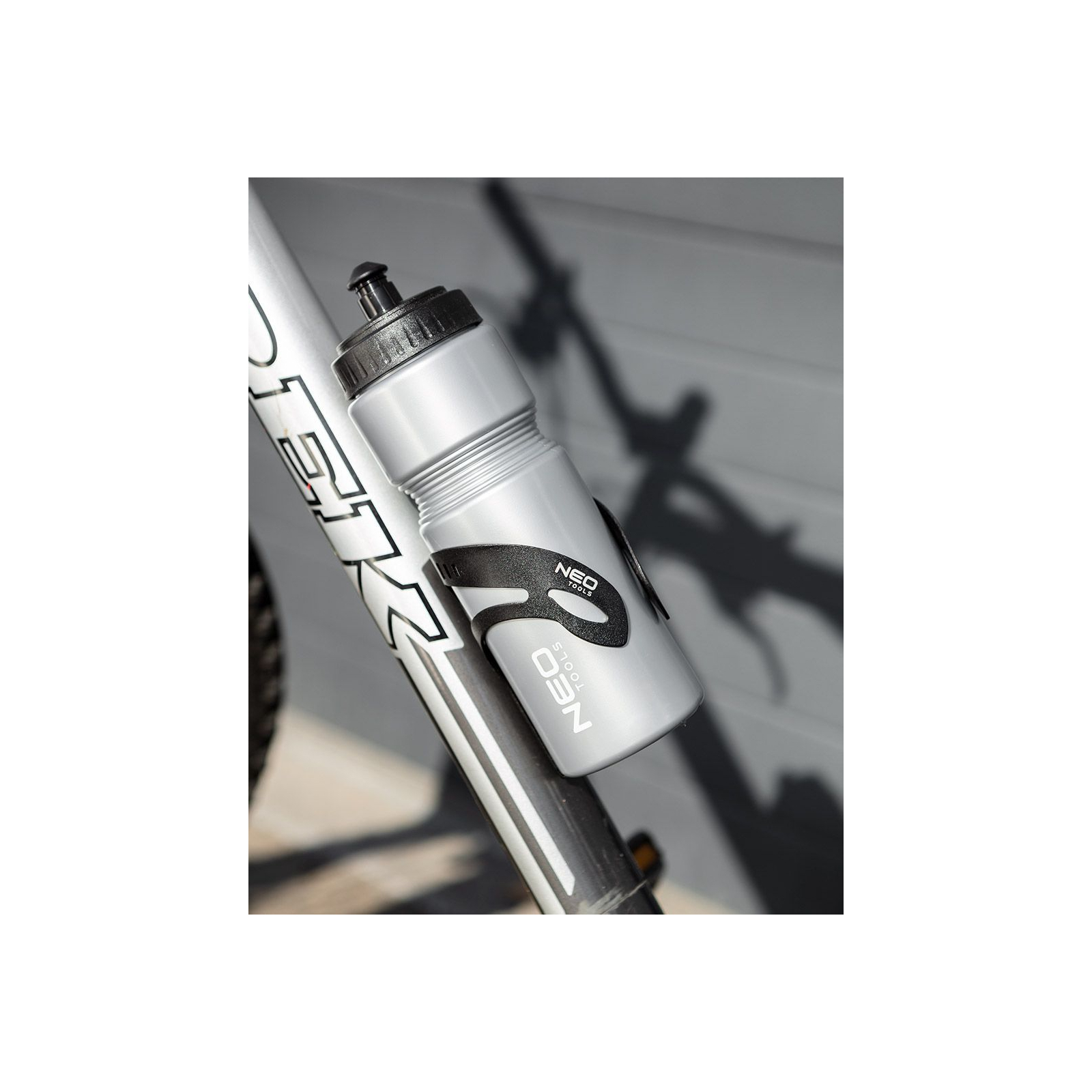 Фляга велосипедная Neo Tools 700 мл 23.5 см LDPE Grey (91-010) изображение 2