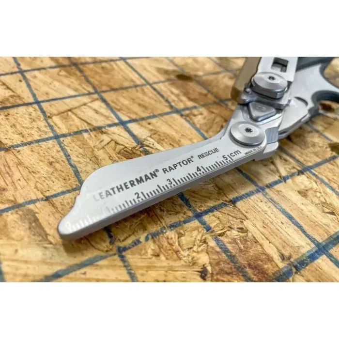 Мультитул Leatherman Raptor Rescue чохол Molle Black/Sand (833062) изображение 11
