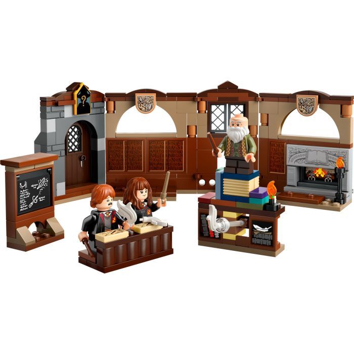 Конструктор LEGO Harry Potter Замок Хогвартс: урок чародейства (76442) изображение 2