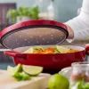 Сотейник KitchenAid Cast Iron чавунний з кришкою, 26 см, 2,77 л, червоний (CC009009-001) зображення 5