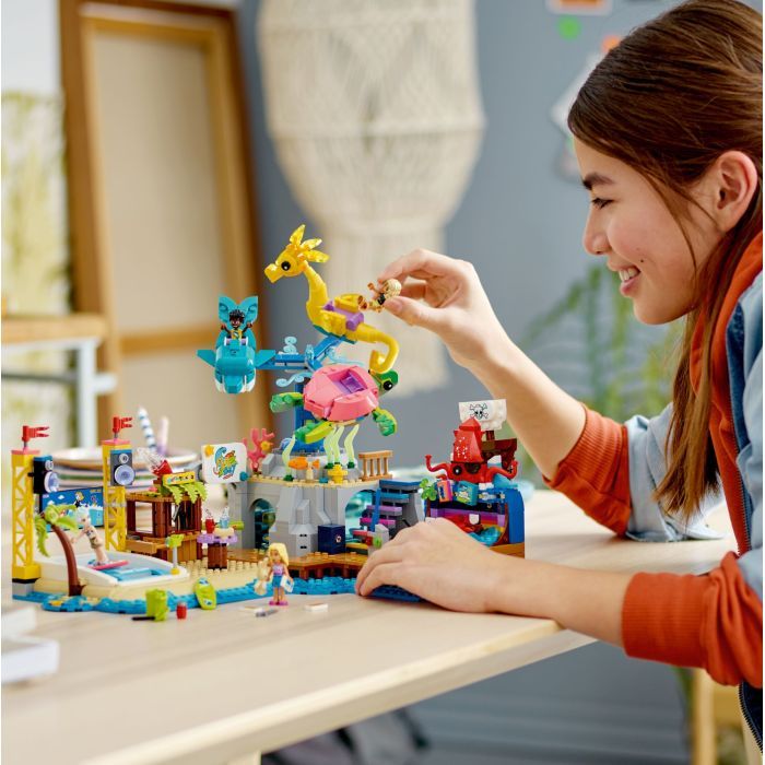 Конструктор LEGO Friends Пляжный парк развлечений 1348 деталей (41737) изображение 10