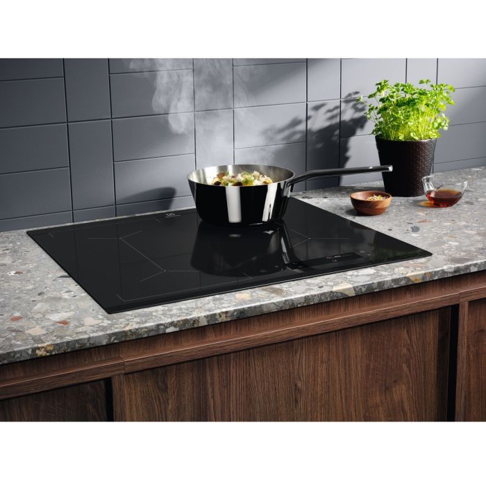 Варочна поверхня Electrolux EIS6648 зображення 3
