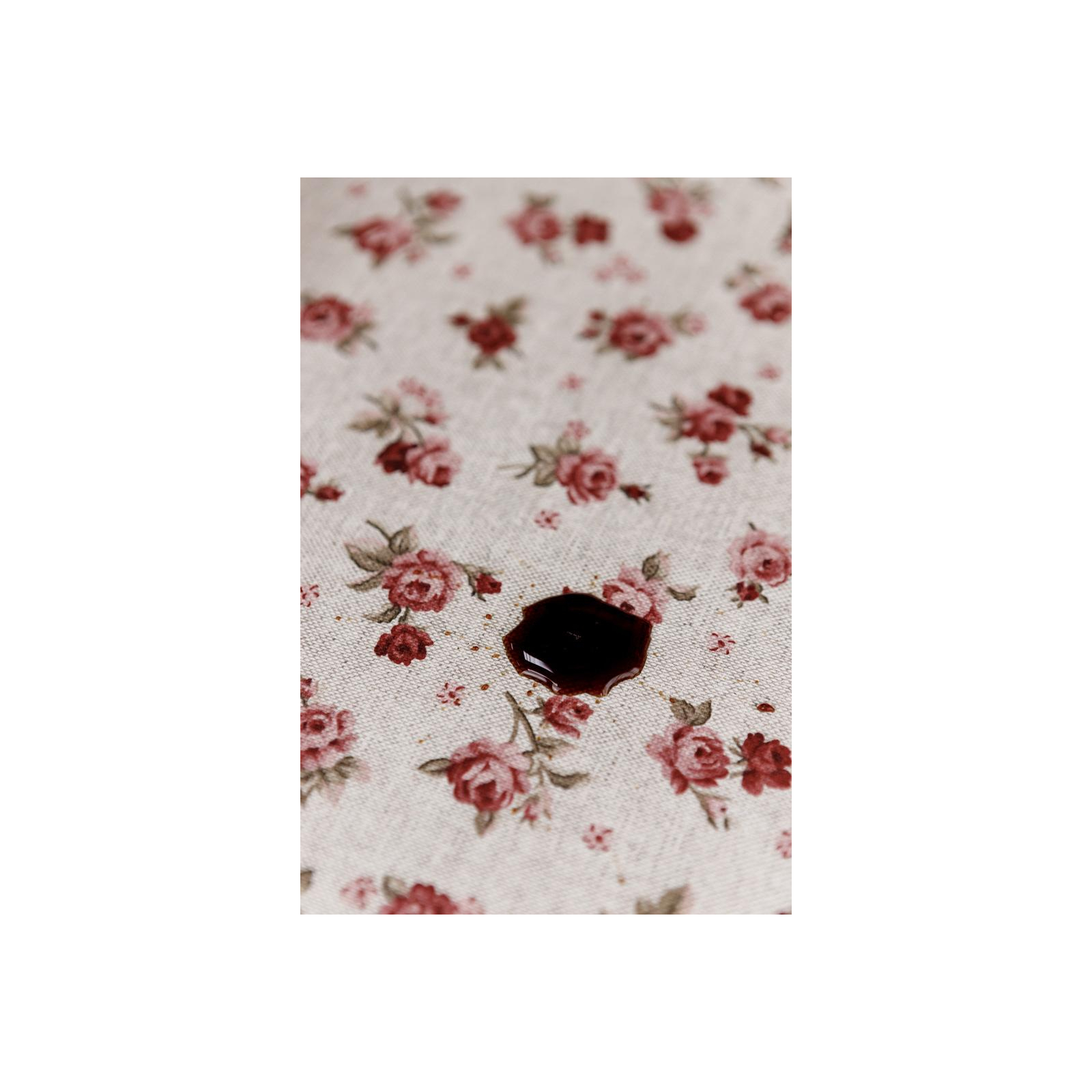 Скатертина Прованс непромокаюча Simfoni Червоні трояндочки на натюрель D-180 см (033837) зображення 4