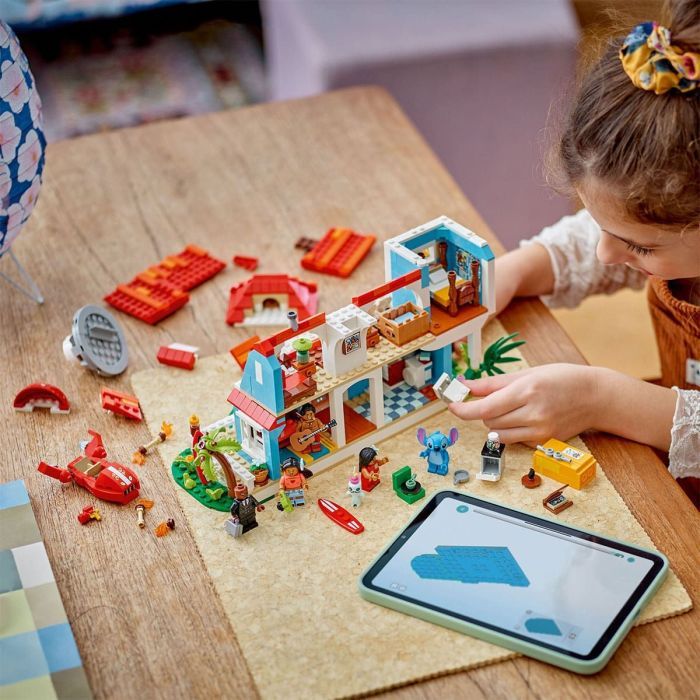 Конструктор LEGO Disney Classic Пляжный дом Лило и Стич (43268) изображение 8