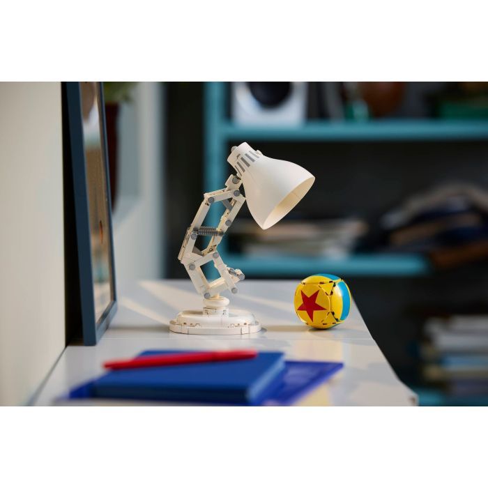 Конструктор LEGO Ideas Disney Pixar Luxo Jr. (21357) изображение 11