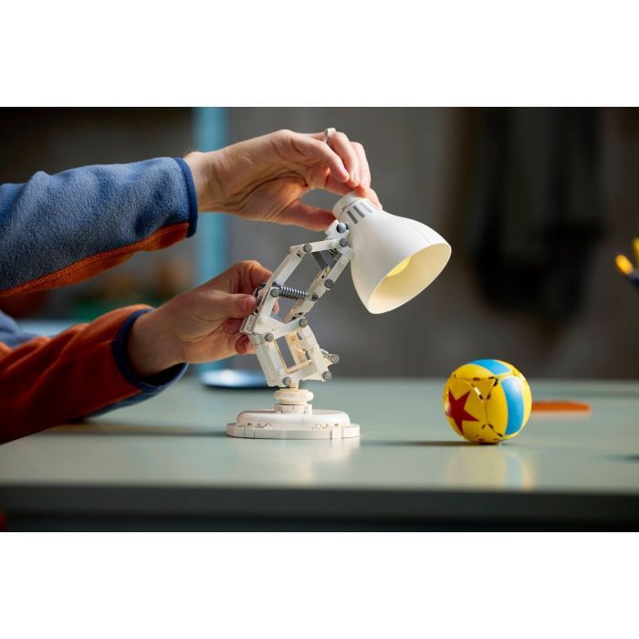 Конструктор LEGO Ideas Disney Pixar Luxo Jr. (21357) изображение 9