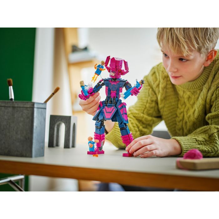 Конструктор LEGO Marvel Фантастическая четверка против Галактуса: фигурка для сборки (76316) изображение 8