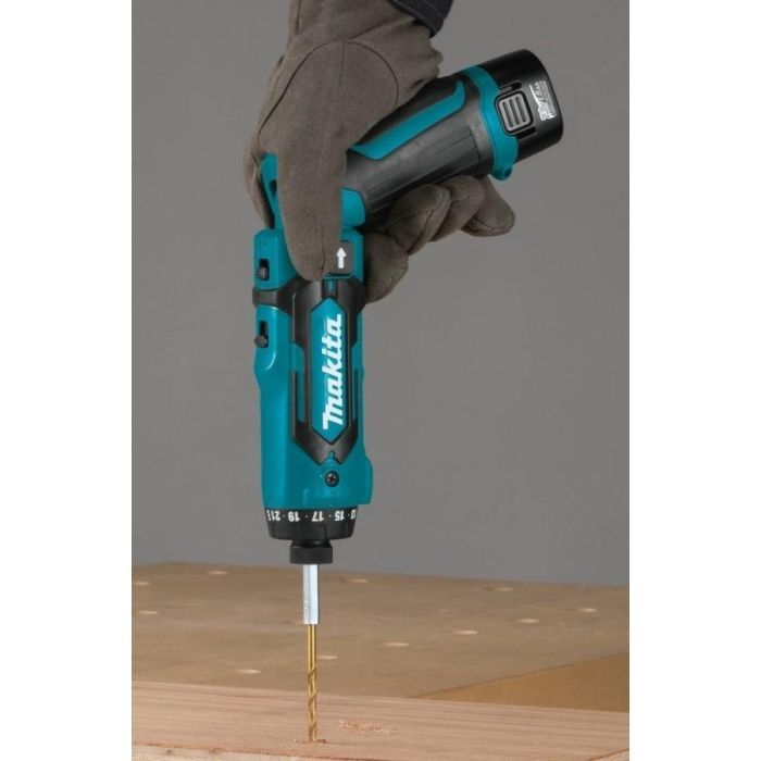 Отвертка аккумуляторная Makita 7,2В (DF012DSE) изображение 6