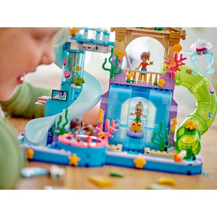 Конструктор LEGO Friends Аквапарк Хартлейк-Сіті (42630) зображення 10