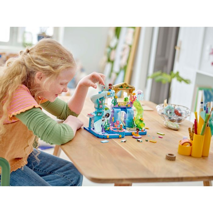 Конструктор LEGO Friends Аквапарк Хартлейк-Сіті (42630) зображення 9