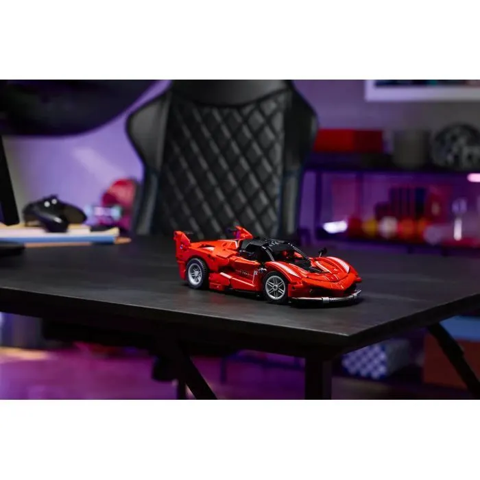 Конструктор LEGO Technic Ferrari FXX K (42212) зображення 11