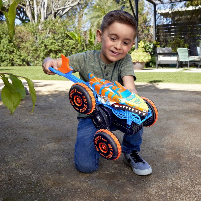 Радиоуправляемая игрушка Hot Wheels Автомодель Monster Trucks Tiger shark climber 1:15 (JFR39) изображение 6