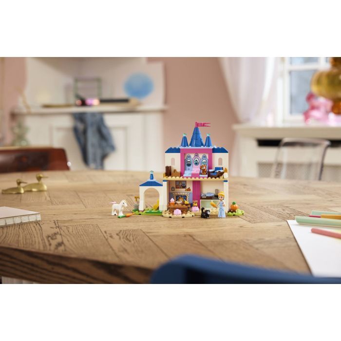 Конструктор LEGO Disney Princess Замок Золушки и ее друзей-животных (43283) изображение 11