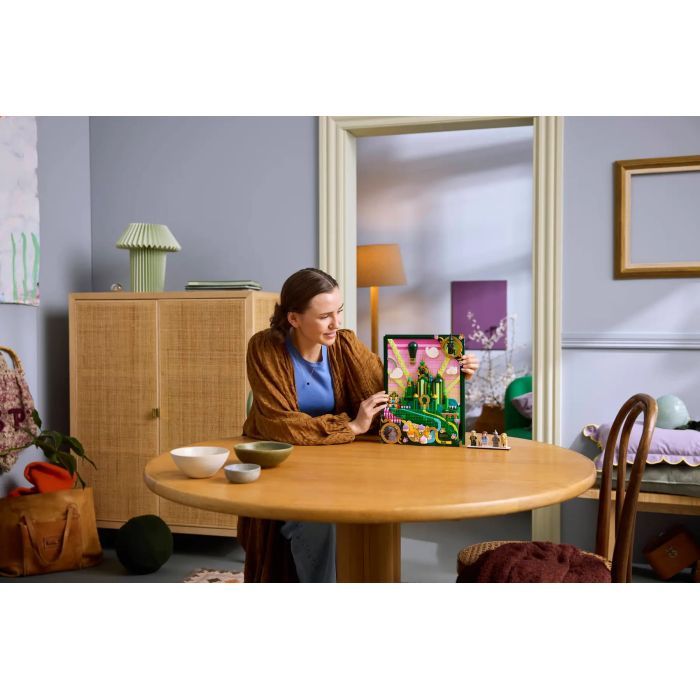 Конструктор LEGO Wicked Эмеральд-сити Настенный декор (75685) изображение 5 Конструктор LEGO Wicked Эмеральд-сити Настенный декор (75685) изображение 5