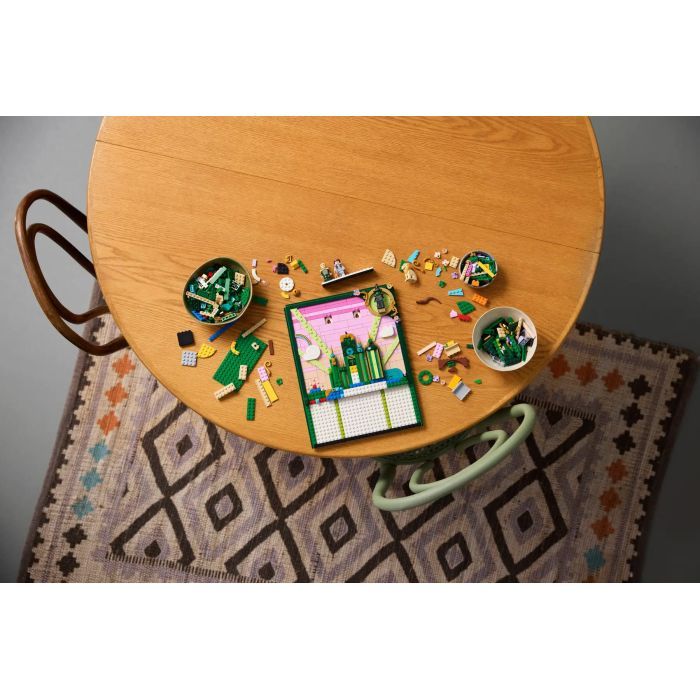 Конструктор LEGO Wicked Эмеральд-сити Настенный декор (75685) изображение 8 Конструктор LEGO Wicked Эмеральд-сити Настенный декор (75685) изображение 8