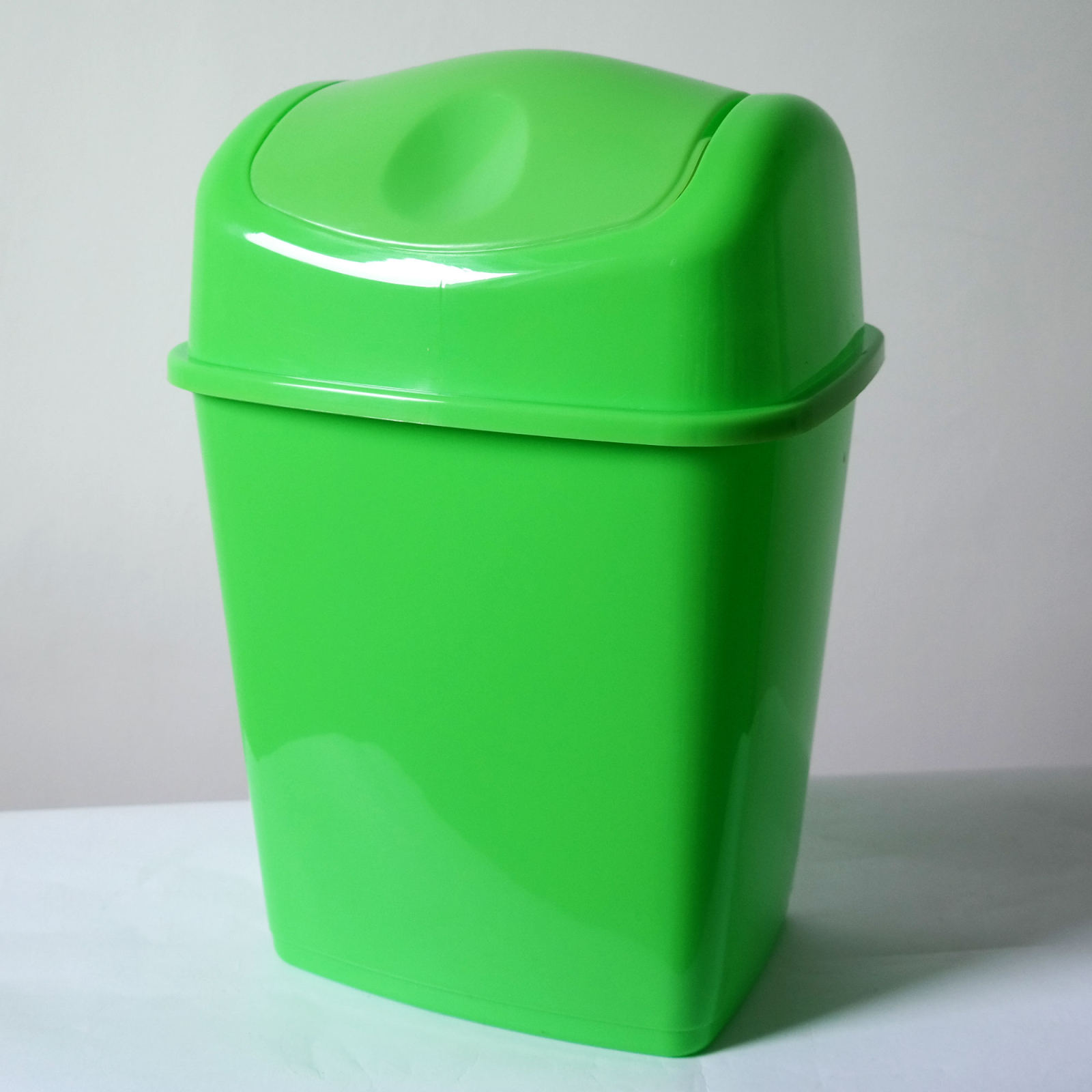 Контейнер для мусора ММ Пласт Салатовый 14 л (ММ 14/салатовий)