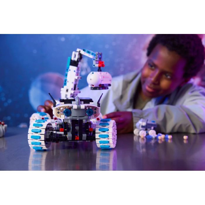 Конструктор LEGO Technic Лунный ровер Lunar Outpost. Космический корабль (42211) изображение 10