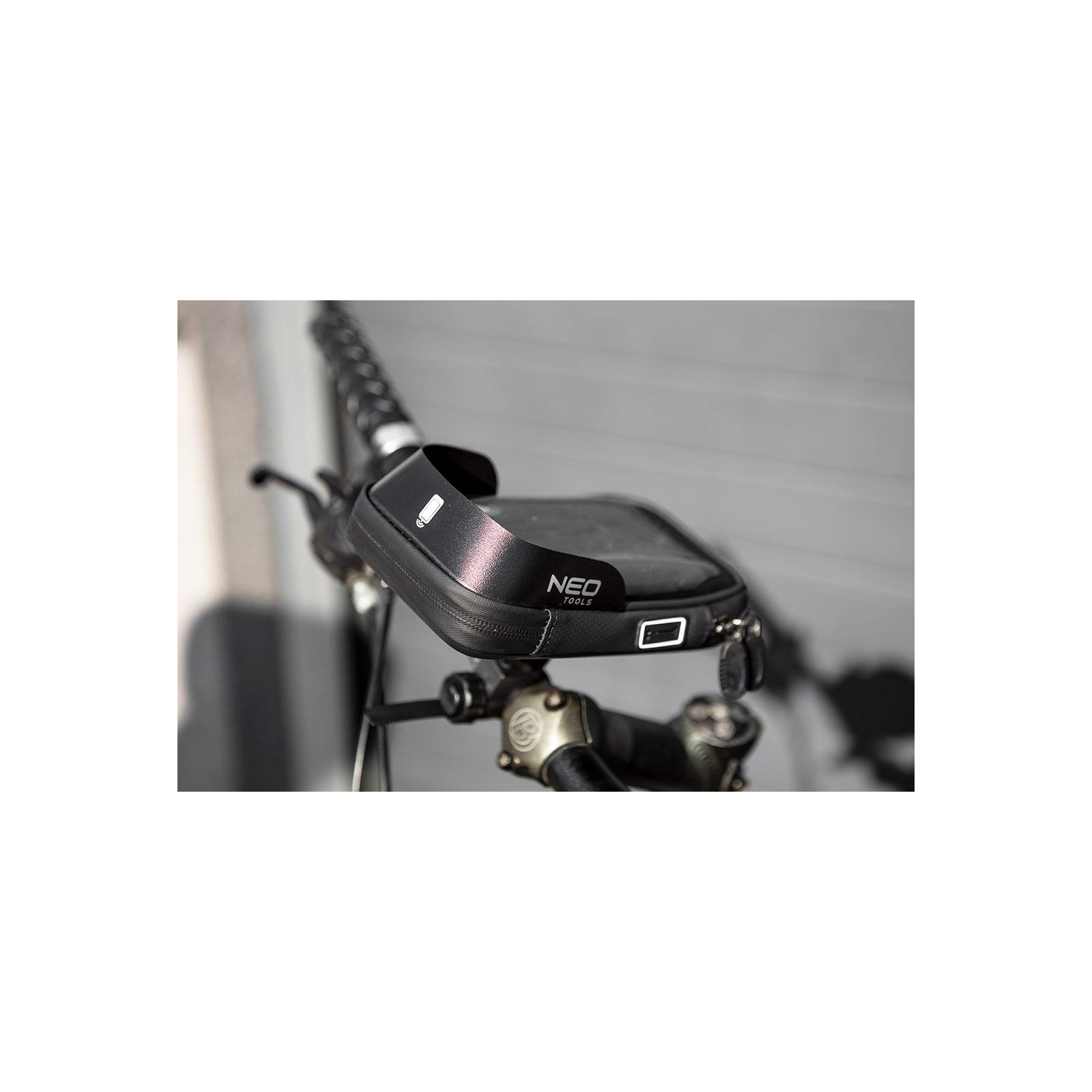 Велосумка на кермо Neo Tools з тримачем для смартфона до 6" Black (91-001) зображення 2